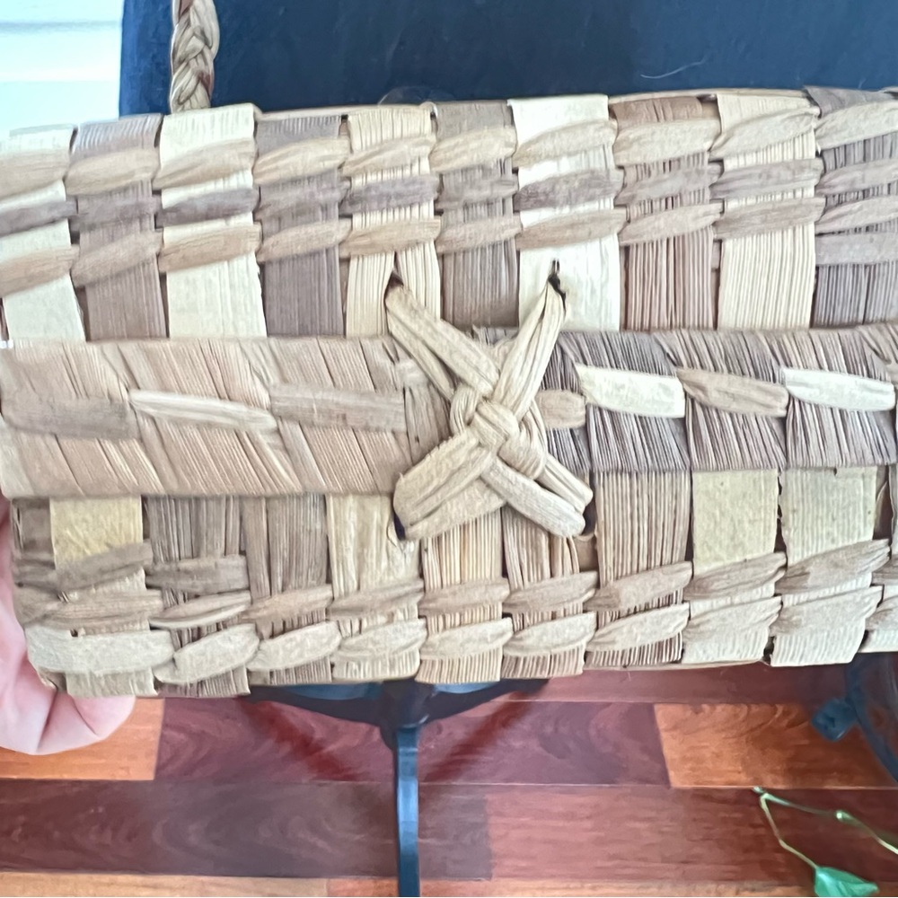 Authentic basketweave purse - Picture 7 of 8